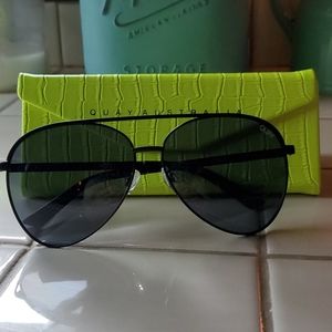 Quay Australia Vivienne Sunglasses and Quay case